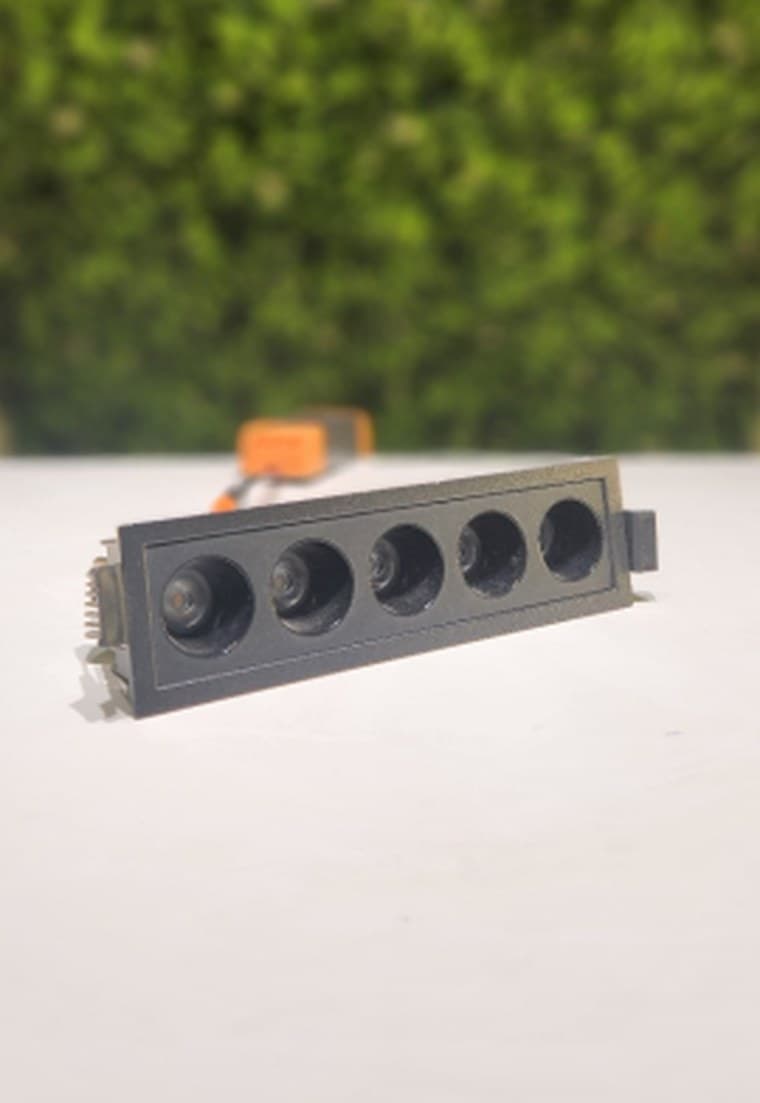 CS02 Linear Spotlight