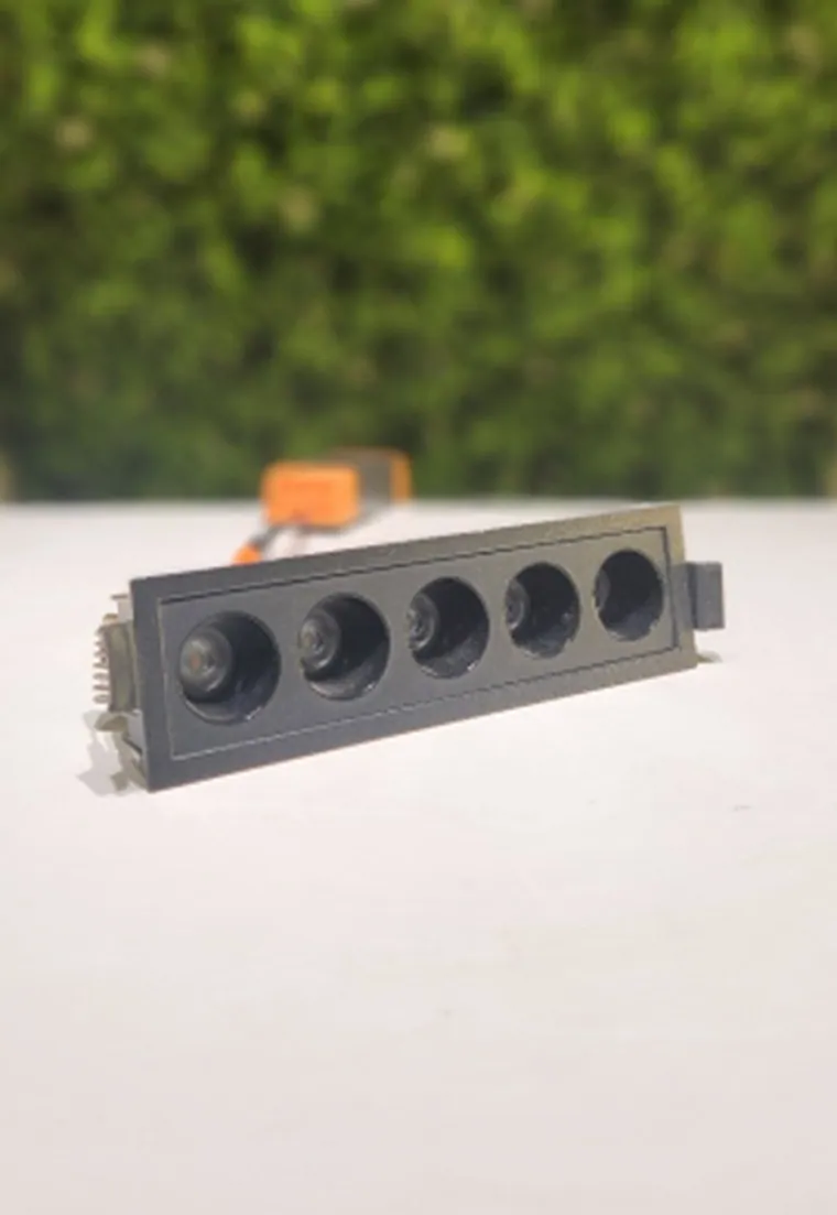 CS02 Linear Spotlight